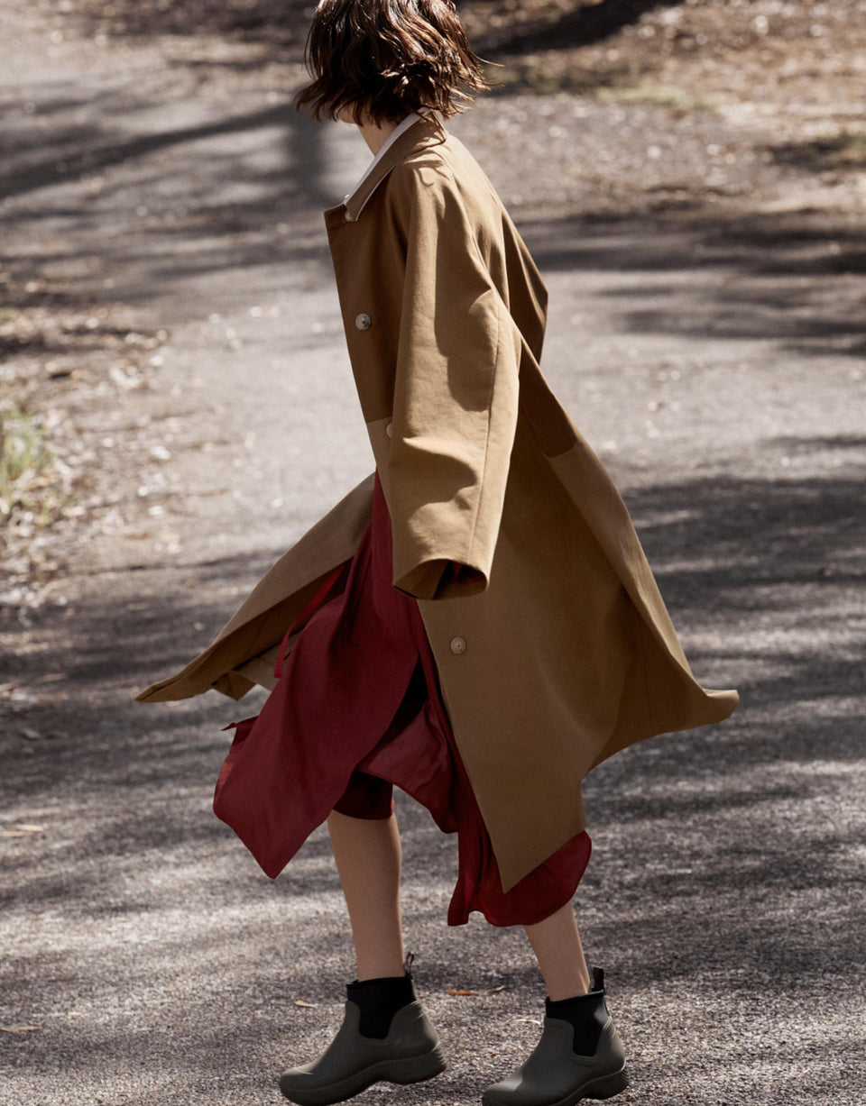 CARL KAPP AW2019 collection in Sydney Australia | Theia Onesize Fits All Trench Coat